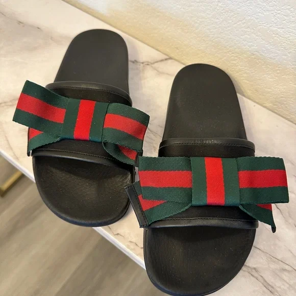 Like new Gucci Black Slides with Green and Red Accents Gucci Black Slides with Red and Green Accents main image 2